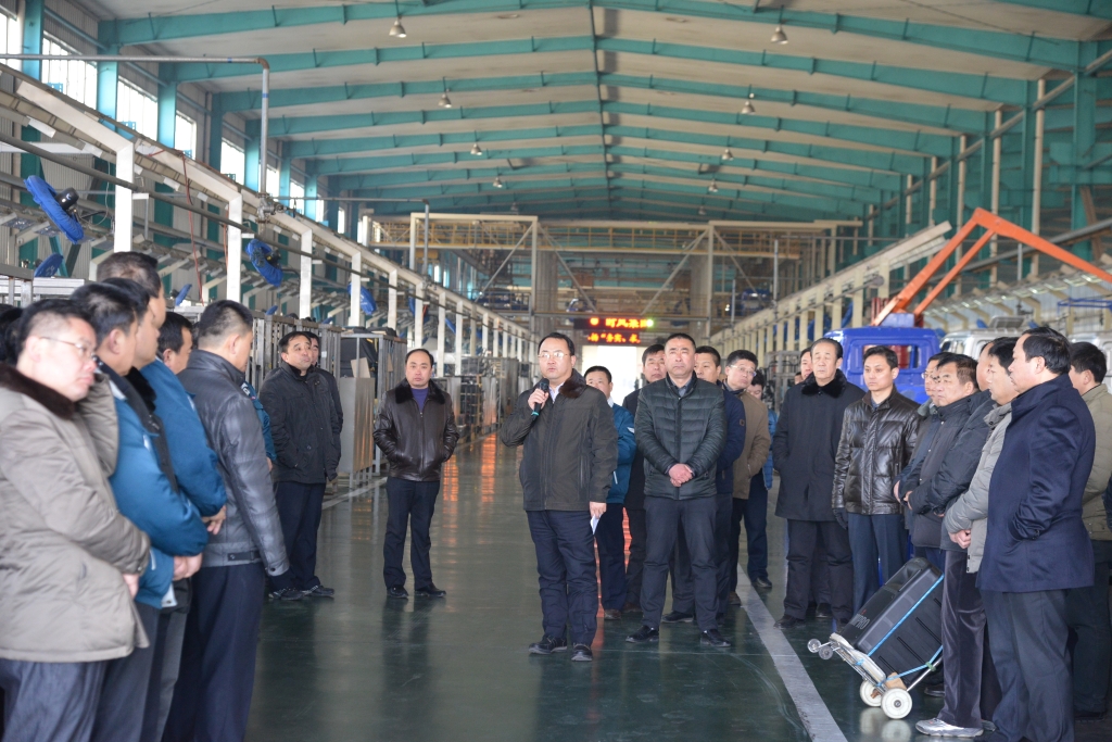 大发welcome集团举行中层向导干部现场观摩活动