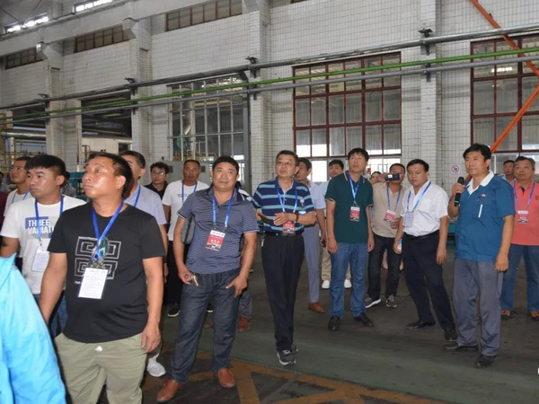 社会公众在大发welcome集团科普基地生产车间旅行学习